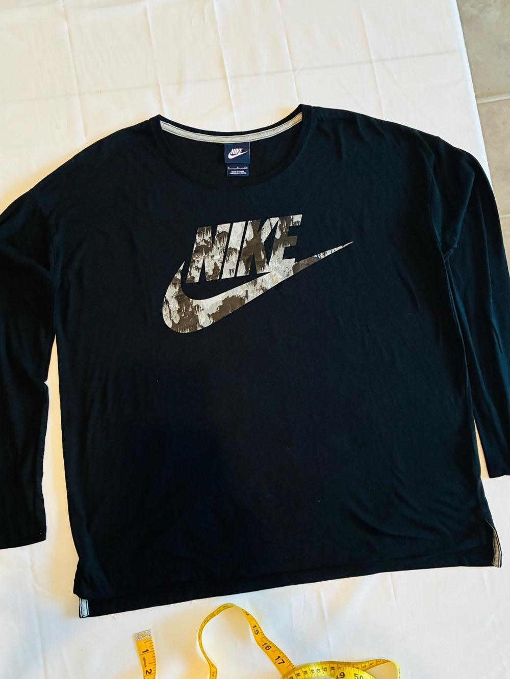 Nike Men’s Black Long-Sleeve Logo Shirt